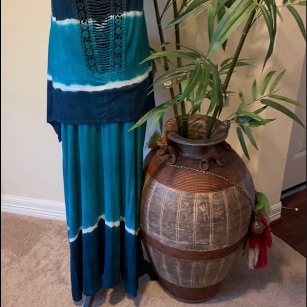Tie dyed skirt and top With back of top Cut out